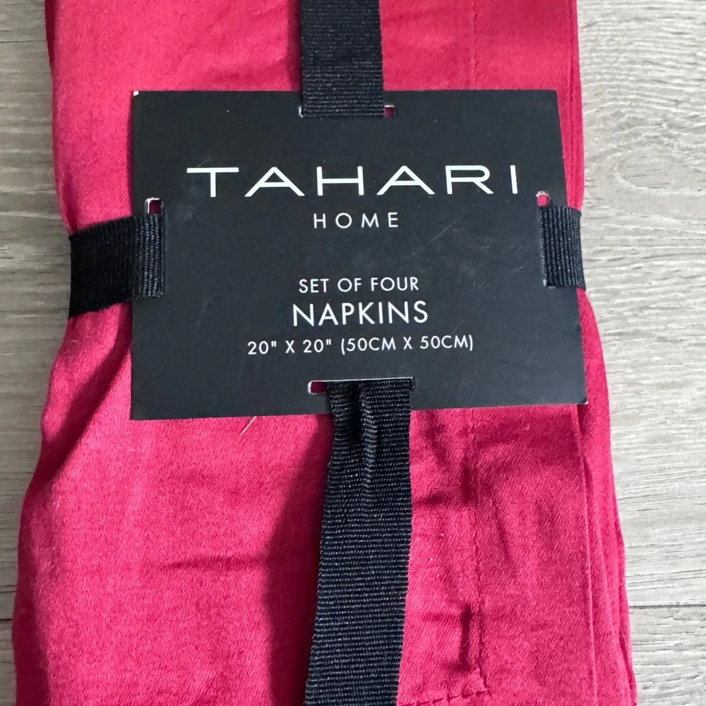 Tahari Home Red 100% Cotton Cloth Napkins Set of 4 Square 20x20 NWT